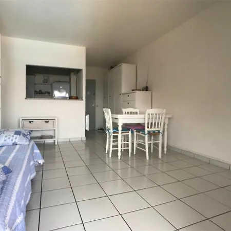 2 Pieces + Avec Piscine Et Parking, 6 Couchages, Proche - - Fr-1-81-473 * Le Barcares