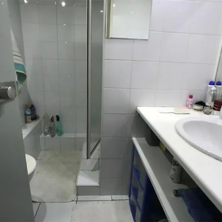 Apartment 2 Pieces + Avec Piscine Et Parking, 6 Couchages, Proche - - Fr-1-81-473 *