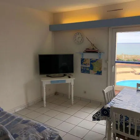 2 Pieces + Avec Piscine Et Parking, 6 Couchages, Proche - - Fr-1-81-473 Apartment *