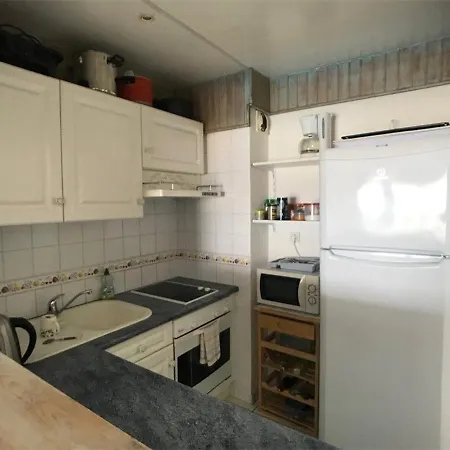 2 Pieces + Avec Piscine Et Parking, 6 Couchages, Proche - - Fr-1-81-473 Apartment *